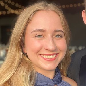 Meet your Posher, Cait